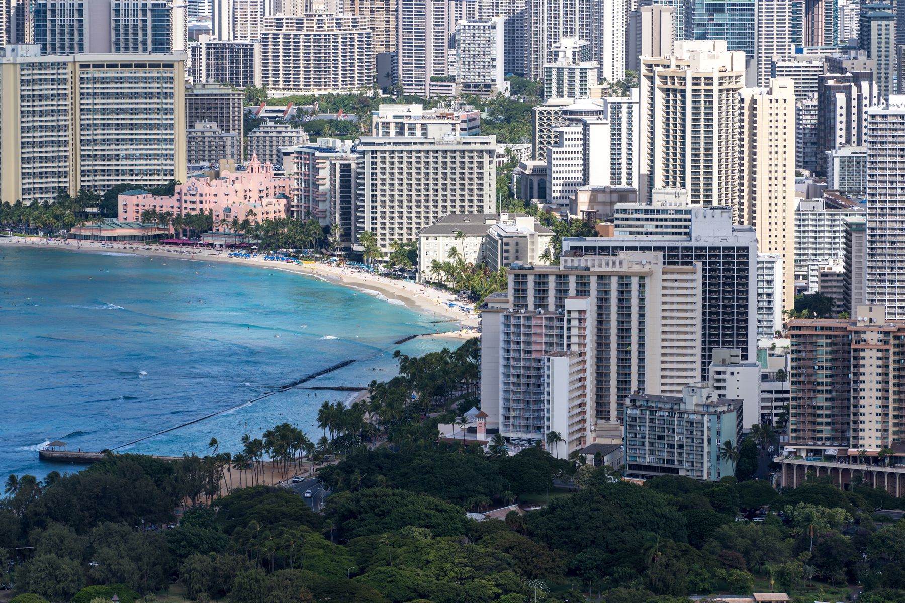 Waikīkī waterfront architecture and blue ocean